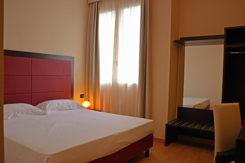 Hotel Motel Galaxy Reggio Emilia Phòng bức ảnh