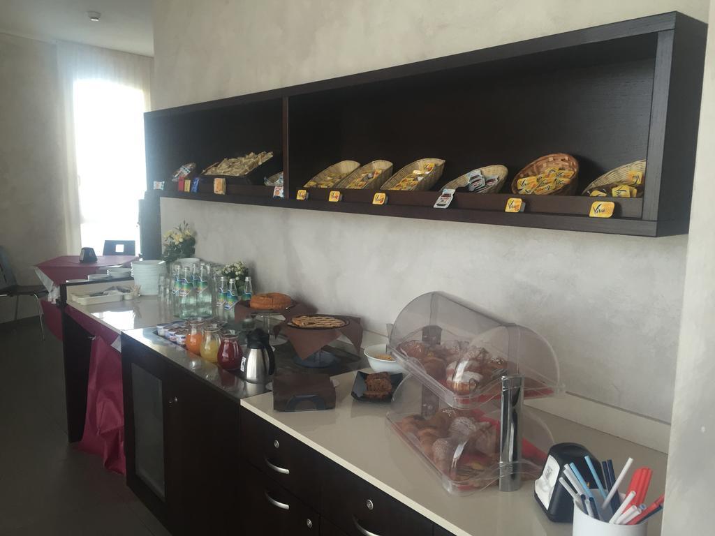 Hotel Motel Galaxy Reggio Emilia Ngoại thất bức ảnh