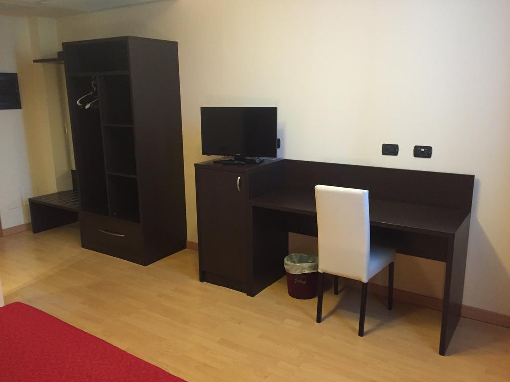 Hotel Motel Galaxy Reggio Emilia Ngoại thất bức ảnh