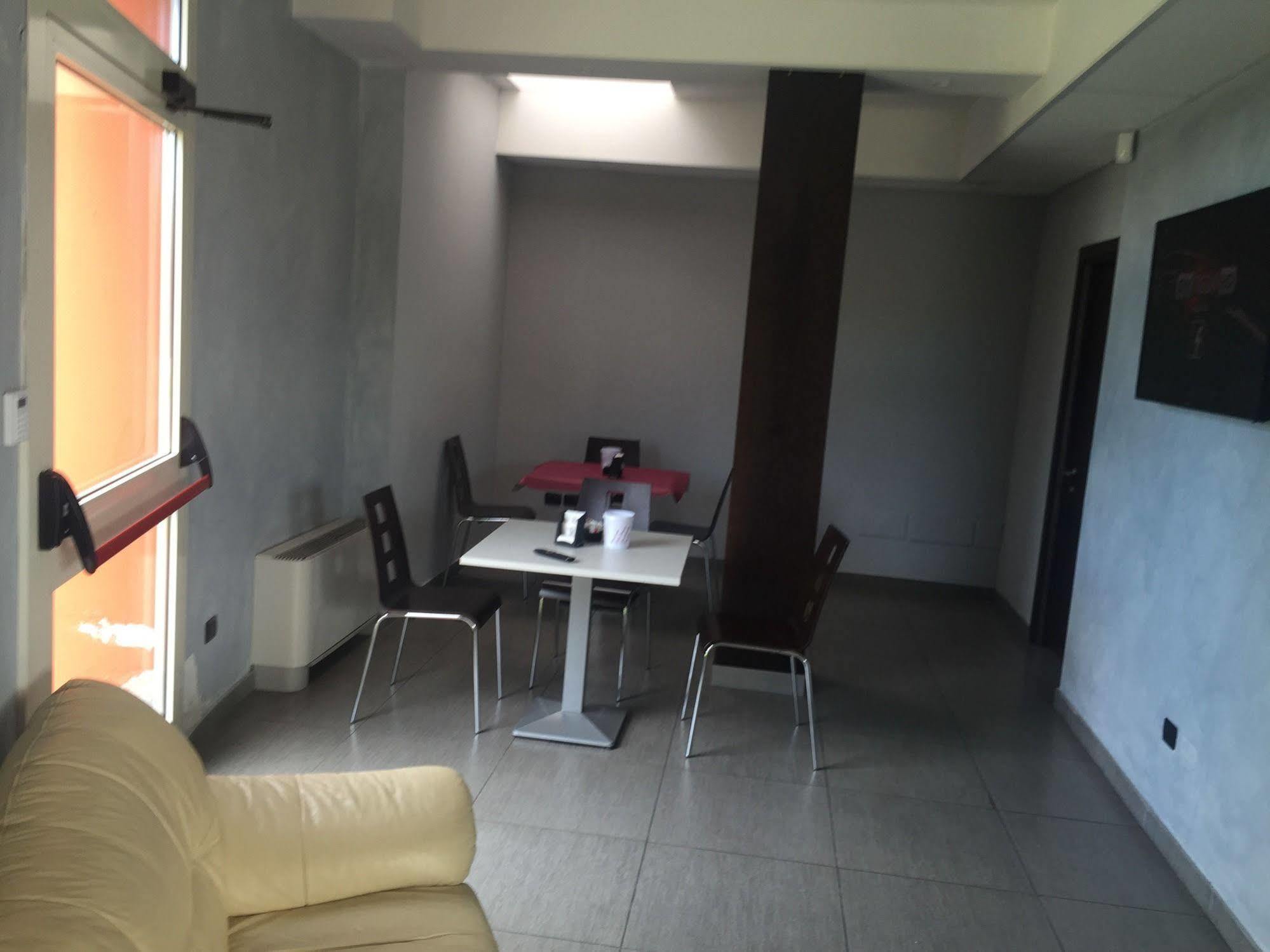 Hotel Motel Galaxy Reggio Emilia Ngoại thất bức ảnh